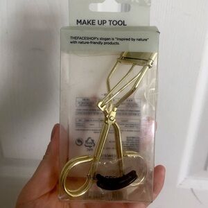 BNIB Faceshop eyelash curler